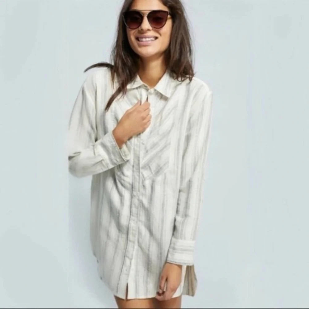 Anthropologie Lilka Winddrift Button Up Gray Striped Relaxed Roll Tab Shirt - Picture 2 of 7